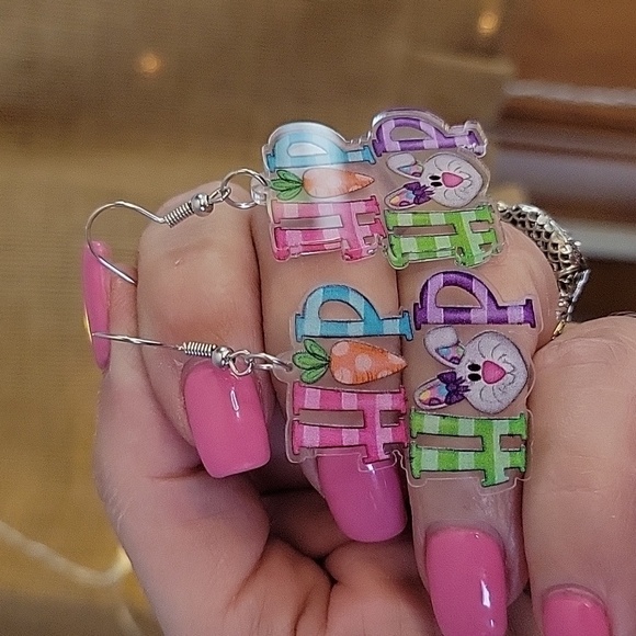 HIP HOP Easter Plaid Earrings - Picture 5 of 6